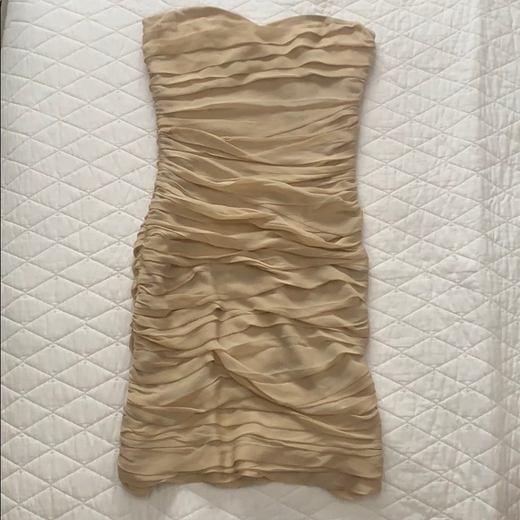 DIANE VON FURSTENBERG
Silk Lelette Dress
Size:US 4 - Picture 4 of 6